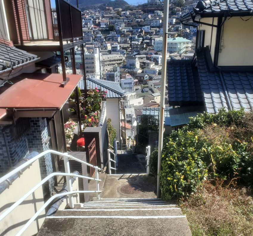長崎の路地裏の階段