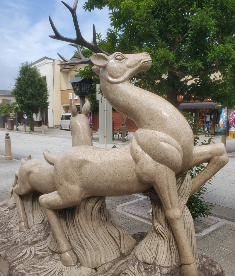 鹿島神宮の鹿の像