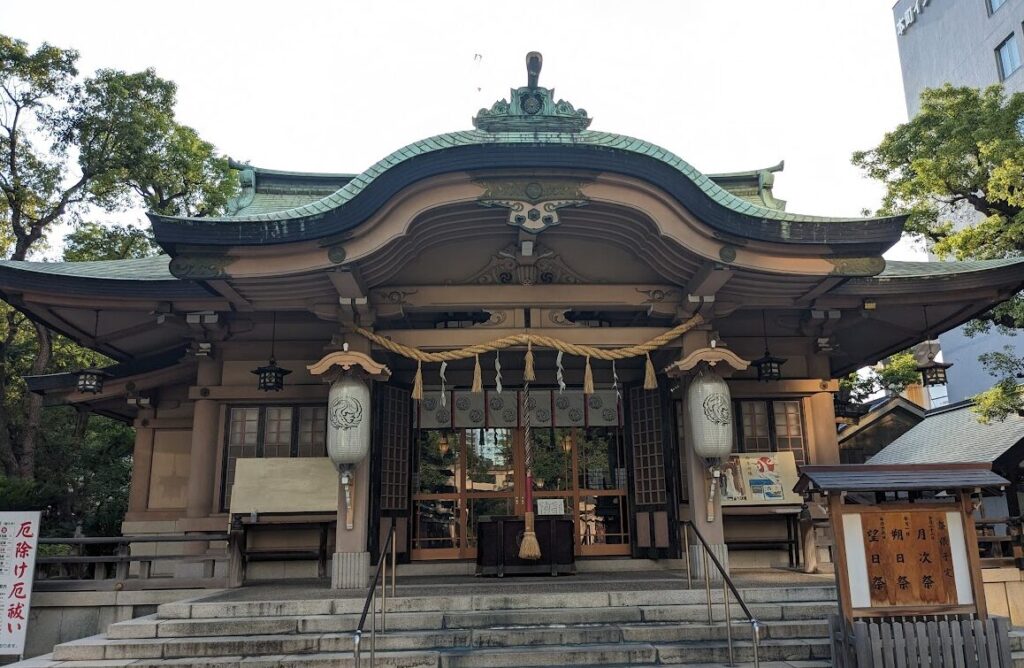 坐摩神社の社殿