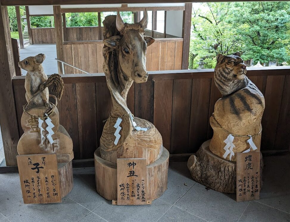 伊太祁曽神社,チェンソーカービング
