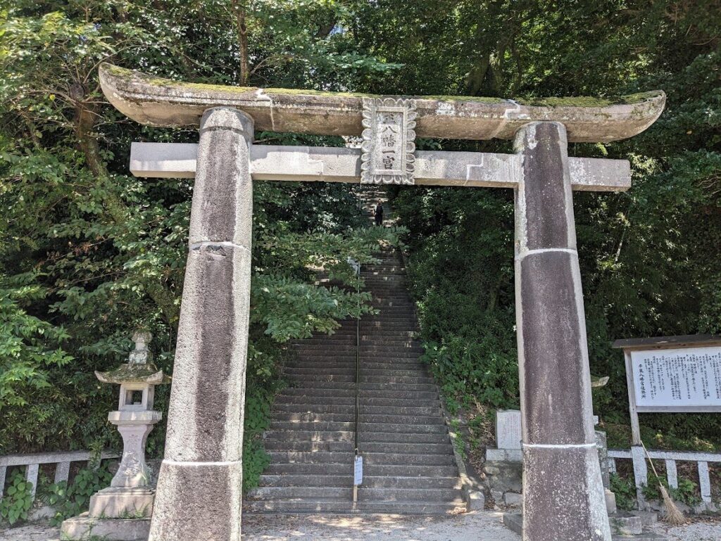 千栗八幡宮,鳥居