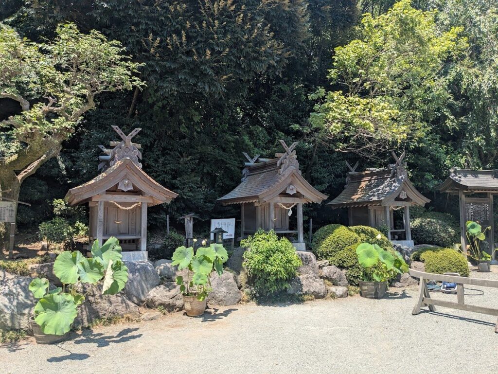 出雲大社,出雲大社相模分祠,境内,鳥居,社殿,摂社