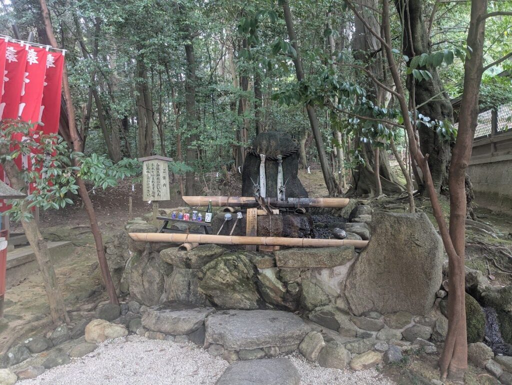 龍田大社,白龍神社