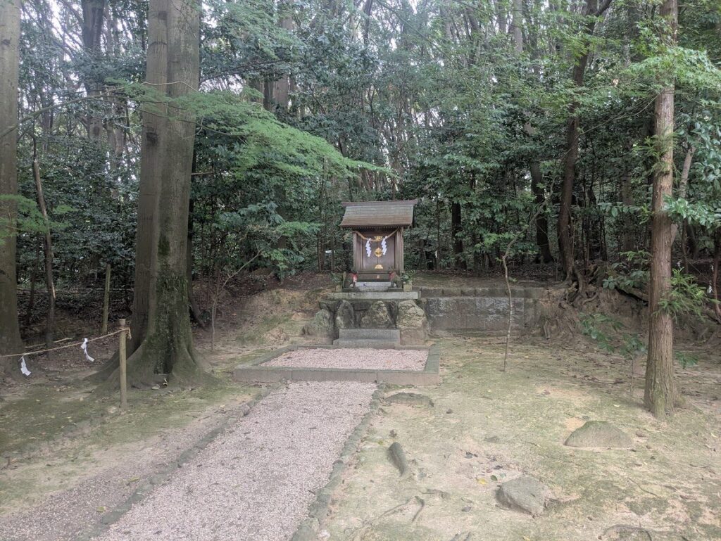 龍田大社,三室稲荷神社