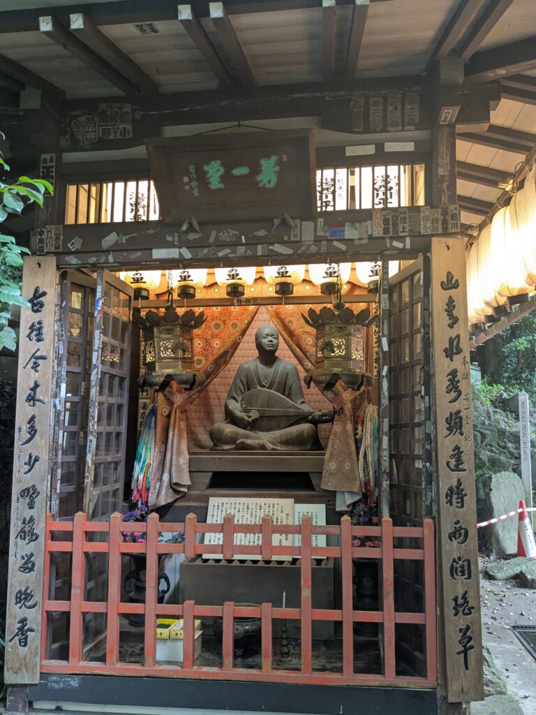 赤間神宮,耳なし芳一堂