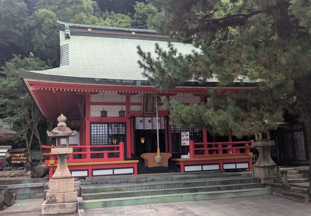 赤間神宮,鎮守八幡宮