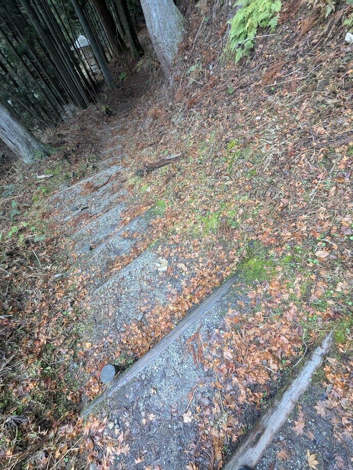 金峯神社,義経の隠れ塔